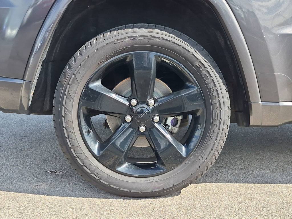 Thumbnail: 2015 Jeep Grand Cherokee - 8