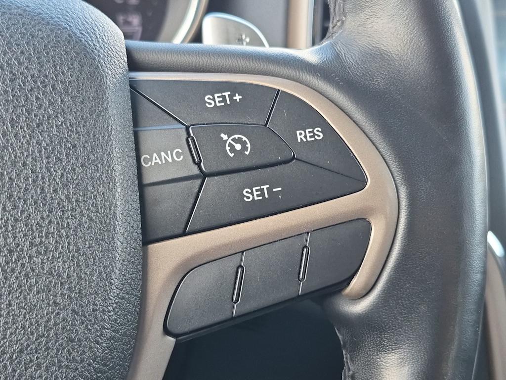 Thumbnail: 2015 Jeep Grand Cherokee - 31