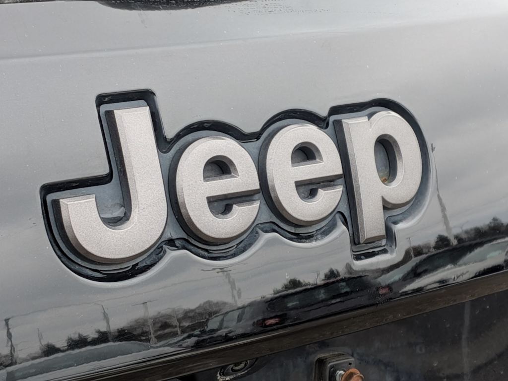 Thumbnail: 2021 Jeep Grand Cherokee - 21