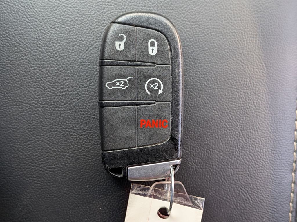 Thumbnail: 2016 Jeep Grand Cherokee - 15