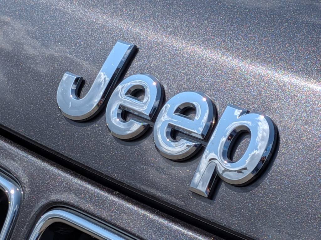 Thumbnail: 2016 Jeep Grand Cherokee - 23