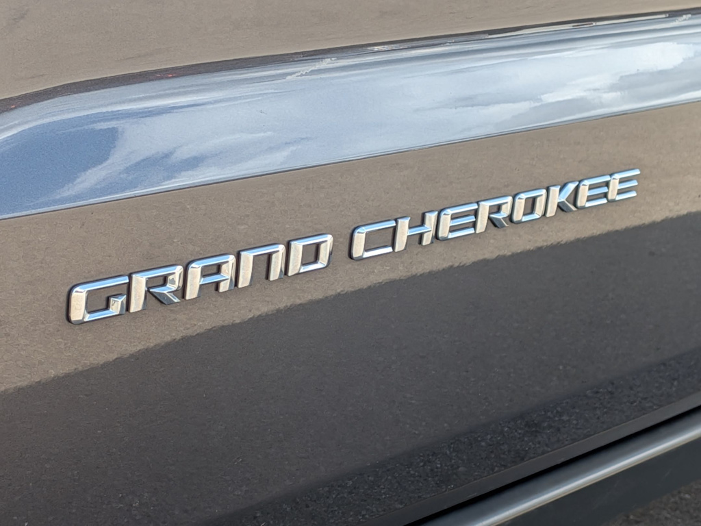 Thumbnail: 2016 Jeep Grand Cherokee - 6