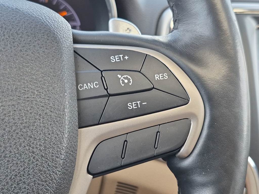 Thumbnail: 2015 Jeep Grand Cherokee - 29