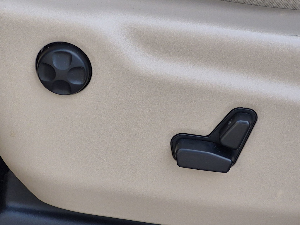 Thumbnail: 2015 Jeep Grand Cherokee - 24