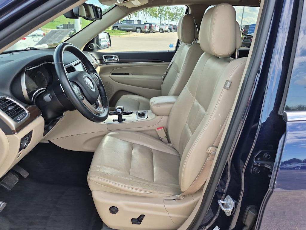 Thumbnail: 2015 Jeep Grand Cherokee - 10