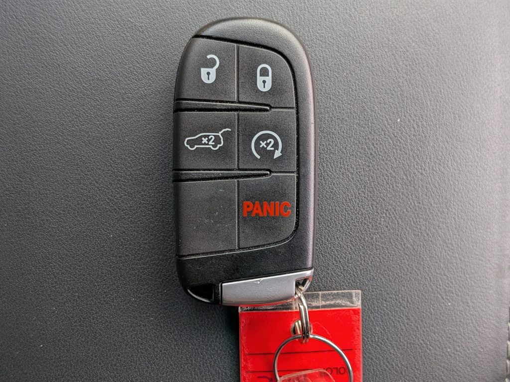 Thumbnail: 2019 Jeep Grand Cherokee - 15