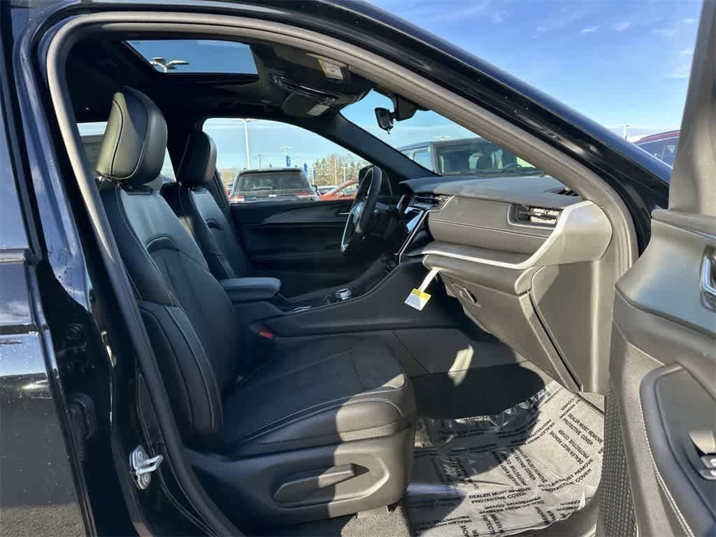 Thumbnail: 2025 Jeep Grand Cherokee - 23