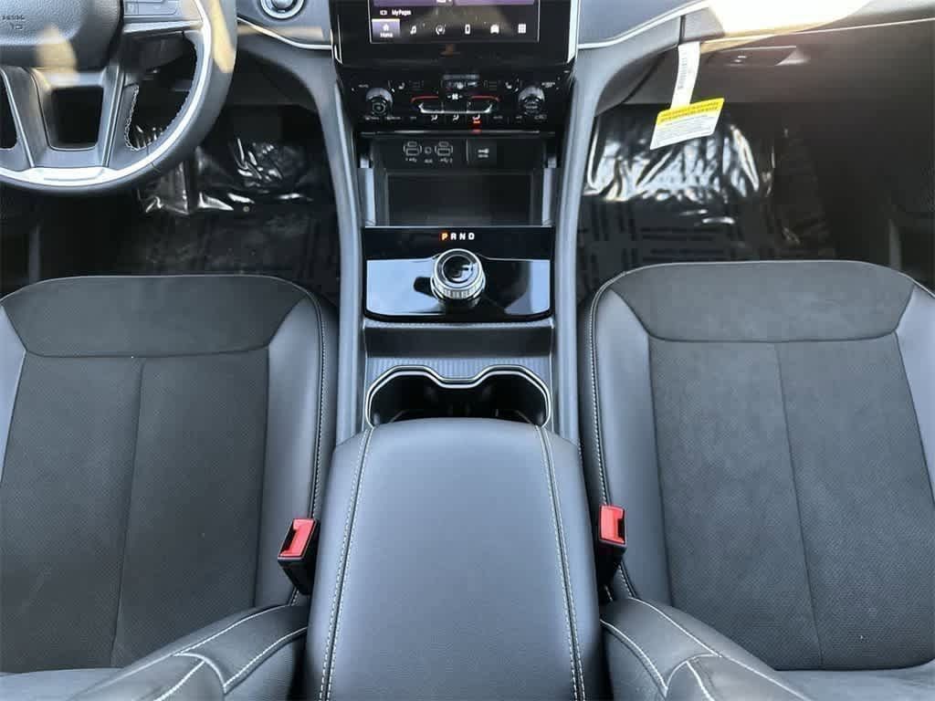 Thumbnail: 2025 Jeep Grand Cherokee - 24