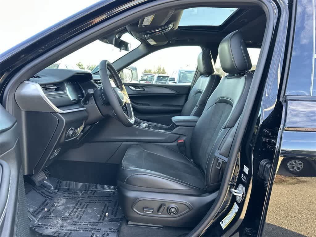 Thumbnail: 2025 Jeep Grand Cherokee - 10