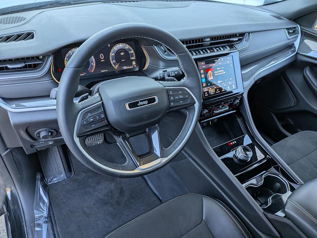 Thumbnail: 2023 Jeep Grand Cherokee - 8