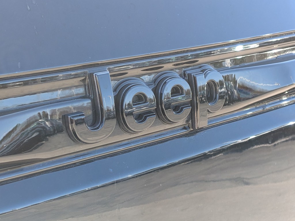 Thumbnail: 2023 Jeep Grand Cherokee - 24