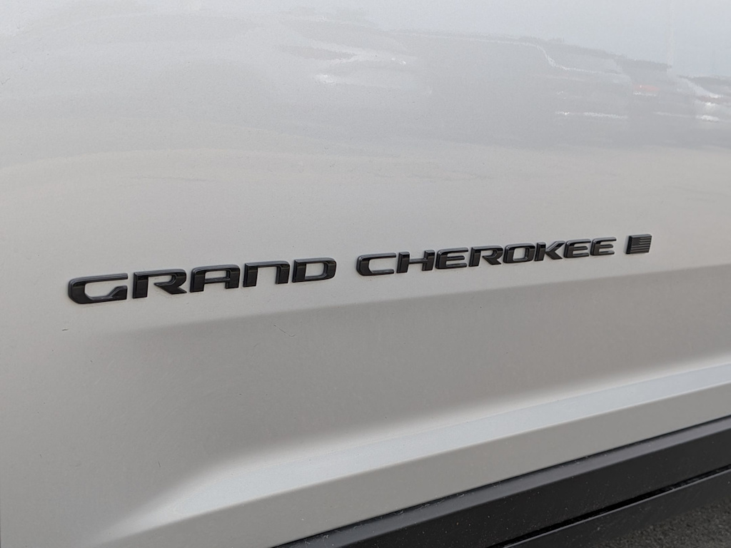 Thumbnail: 2024 Jeep Grand Cherokee - 25