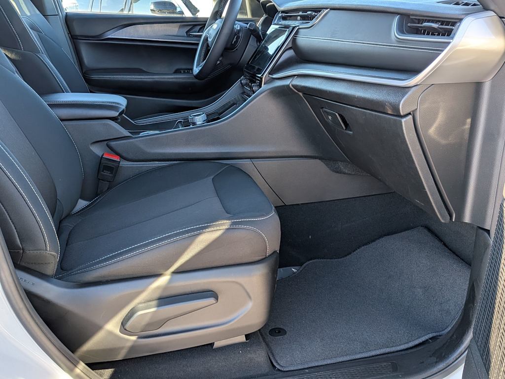 Thumbnail: 2024 Jeep Grand Cherokee - 10