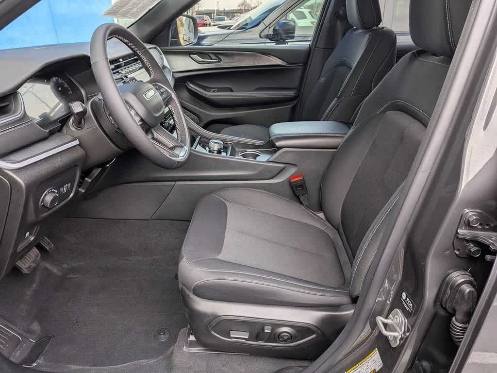 Thumbnail: 2025 Jeep Grand Cherokee - 9