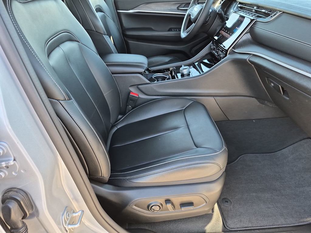 Thumbnail: 2023 Jeep Grand Cherokee - 10