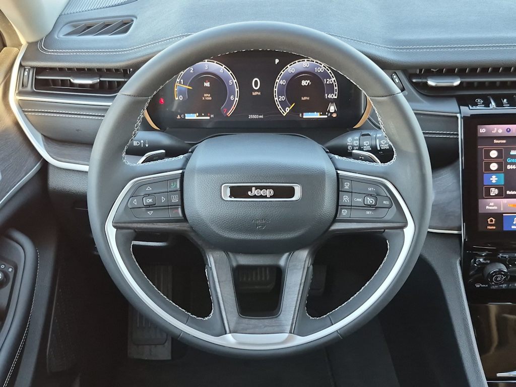 Thumbnail: 2023 Jeep Grand Cherokee - 12