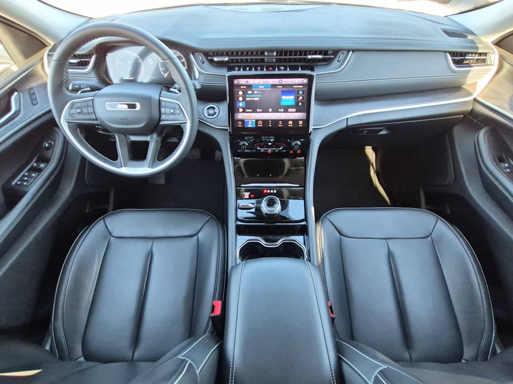 Thumbnail: 2023 Jeep Grand Cherokee - 8
