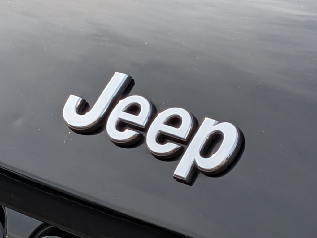 Thumbnail: 2023 Jeep Grand Cherokee - 22