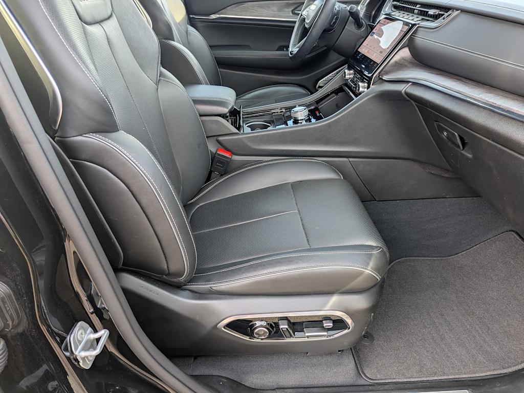 Thumbnail: 2023 Jeep Grand Cherokee - 9