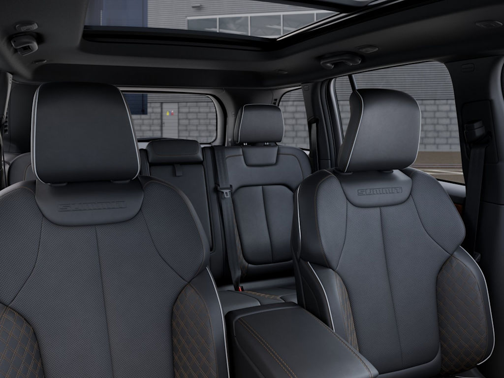 Thumbnail: 2026 Jeep Grand Cherokee - 14