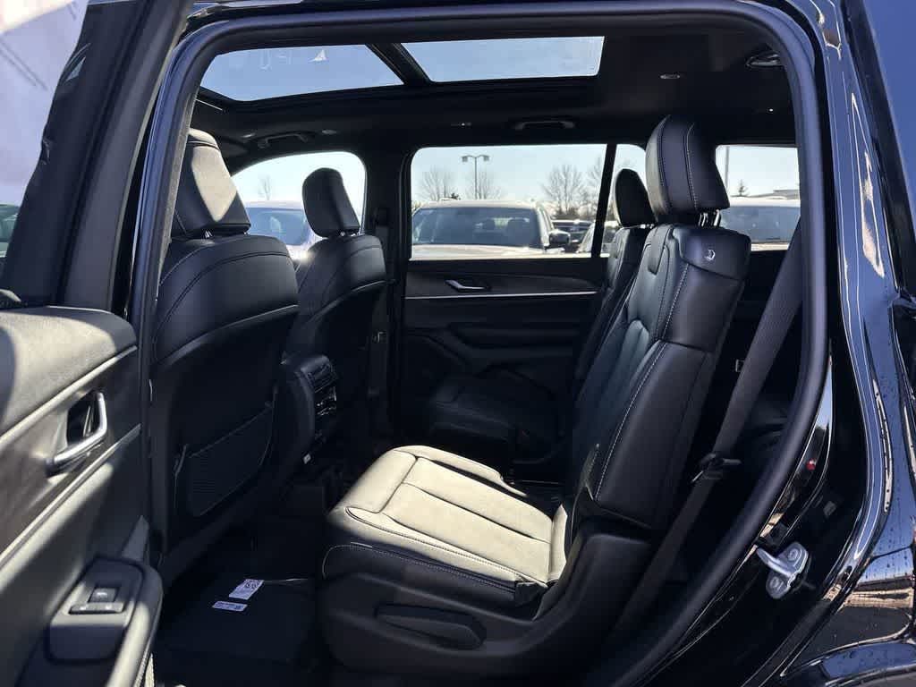 Thumbnail: 2025 Jeep Grand Cherokee L - 21