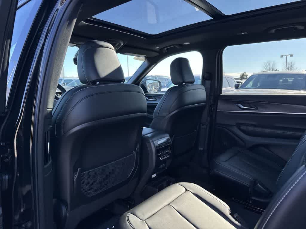 Thumbnail: 2025 Jeep Grand Cherokee L - 9