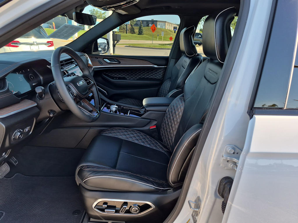 Thumbnail: 2025 Jeep Grand Cherokee L - 10