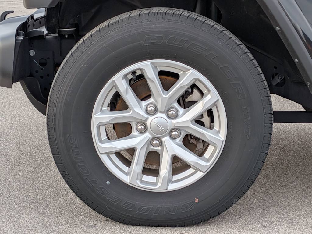 Thumbnail: 2023 Jeep Gladiator - 7