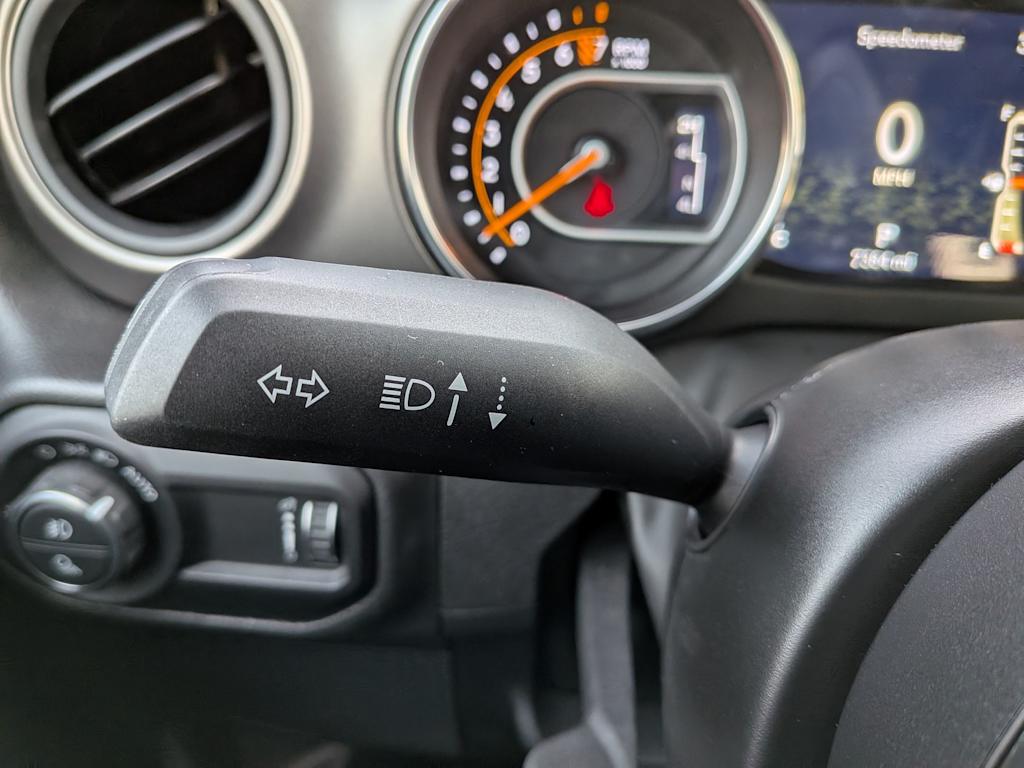 Thumbnail: 2023 Jeep Gladiator - 29