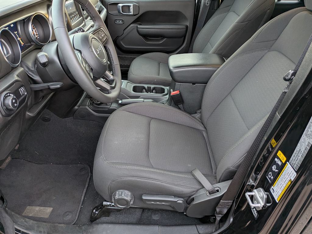 Thumbnail: 2023 Jeep Gladiator - 9