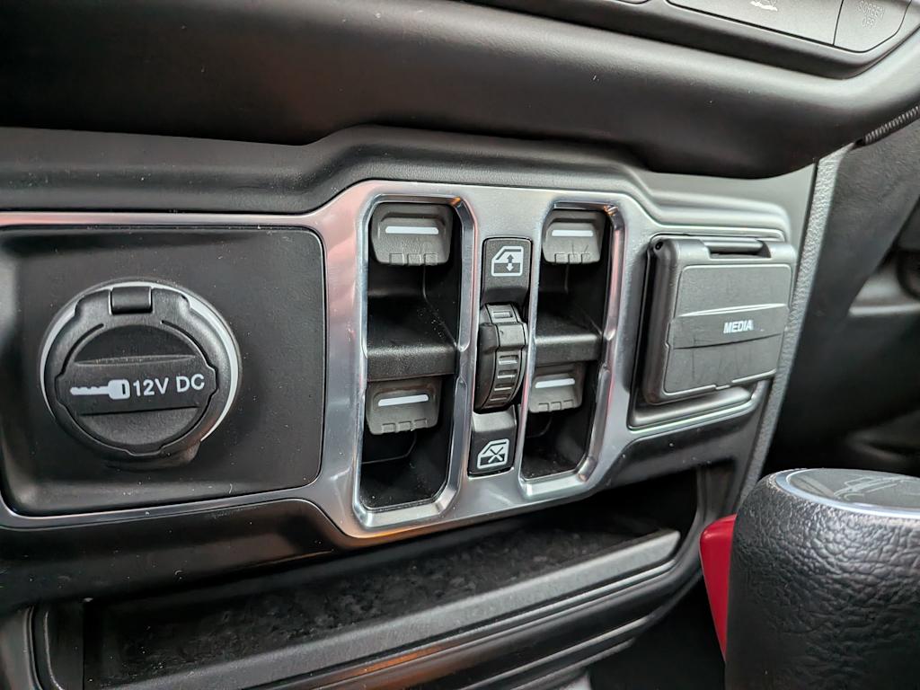 Thumbnail: 2023 Jeep Gladiator - 31