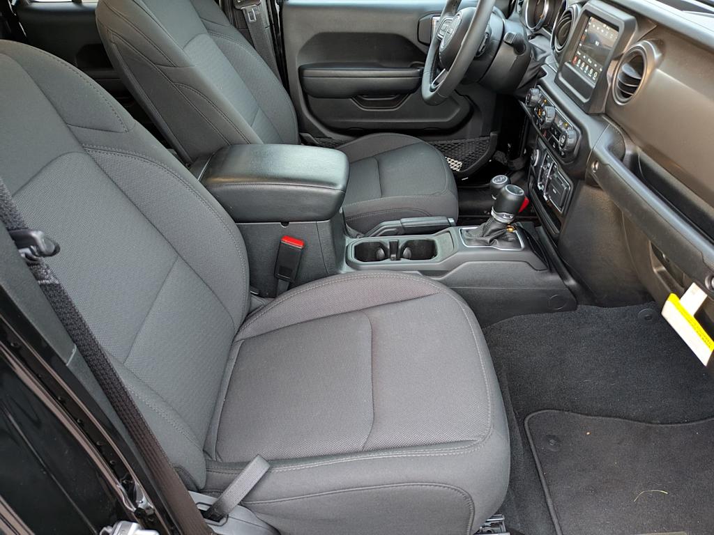 Thumbnail: 2023 Jeep Gladiator - 10