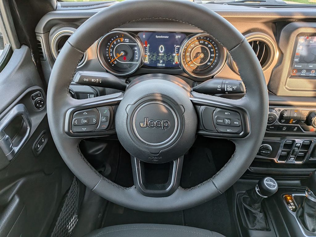 Thumbnail: 2023 Jeep Gladiator - 12