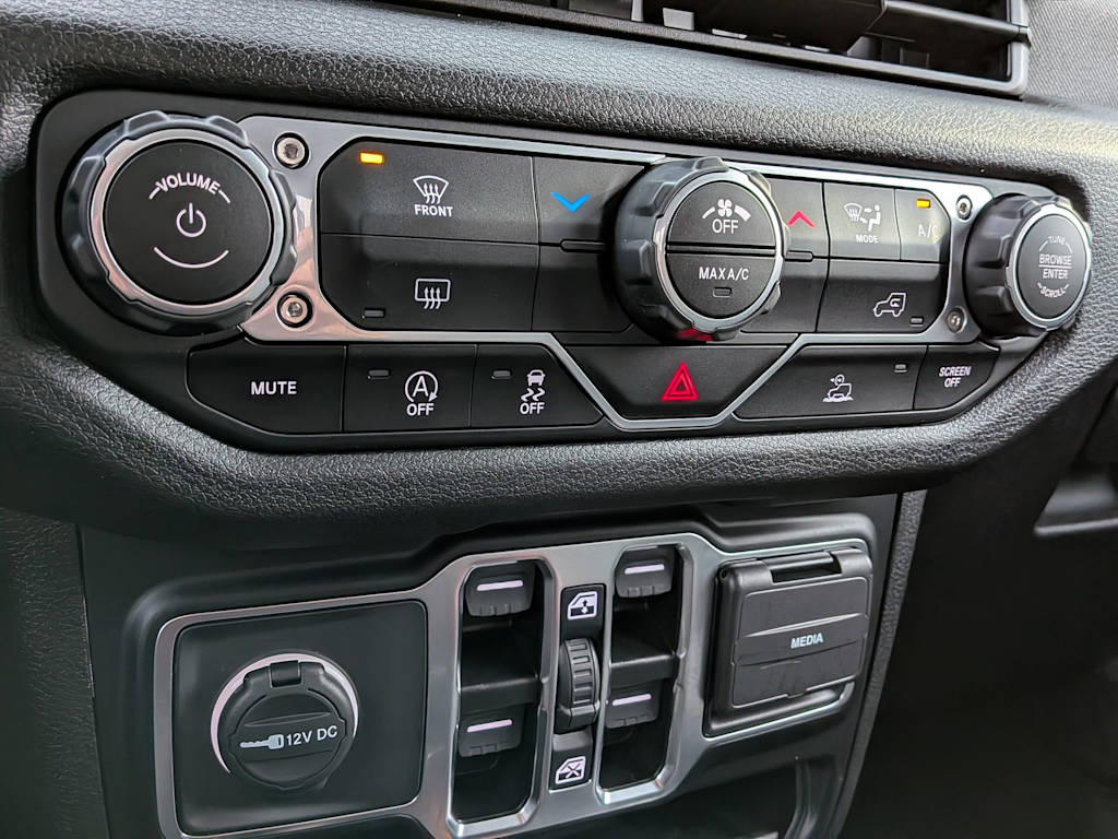 Thumbnail: 2024 Jeep Gladiator - 30