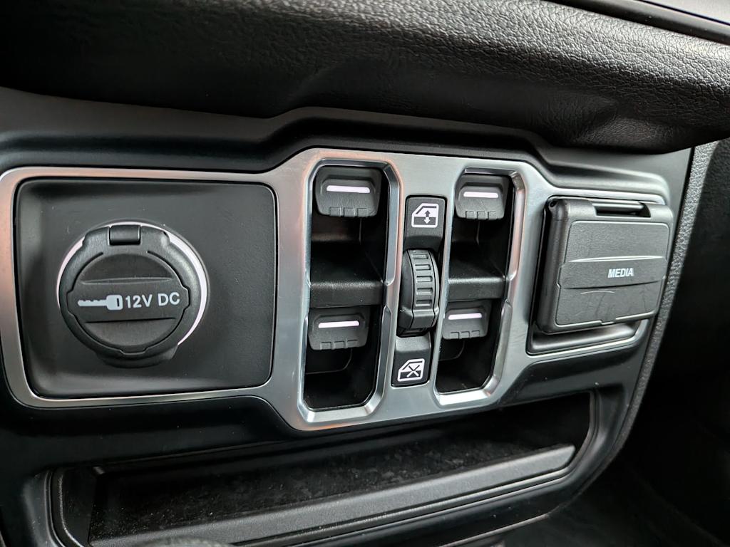 Thumbnail: 2024 Jeep Gladiator - 31