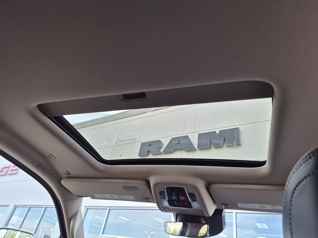 Thumbnail: 2019 RAM 1500 - 33