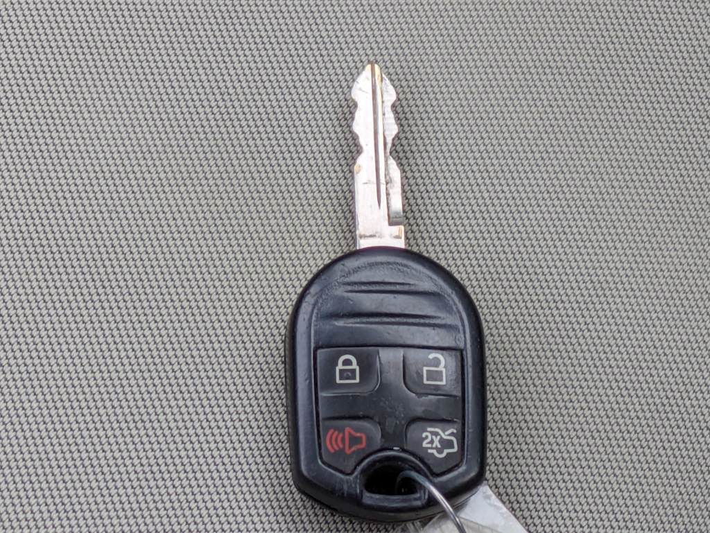 Thumbnail: 2017 Ford Taurus - 17