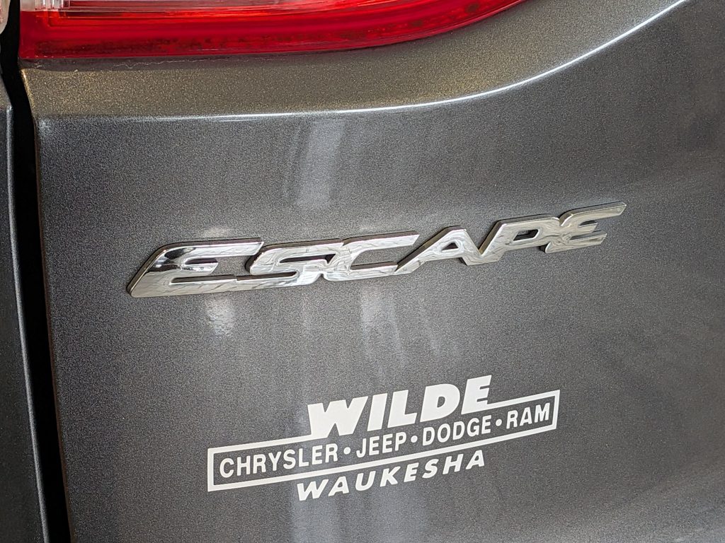 Thumbnail: 2016 Ford Escape - 7