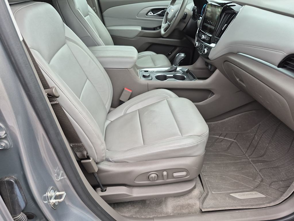 Thumbnail: 2018 Chevrolet Traverse - 11