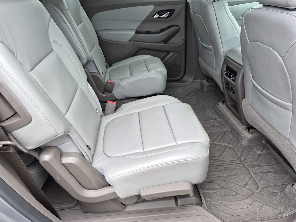 Thumbnail: 2018 Chevrolet Traverse - 28