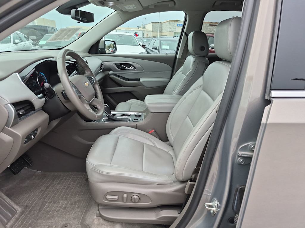 Thumbnail: 2018 Chevrolet Traverse - 10