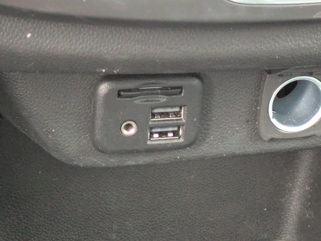 Thumbnail: 2022 Chevrolet Traverse - 35