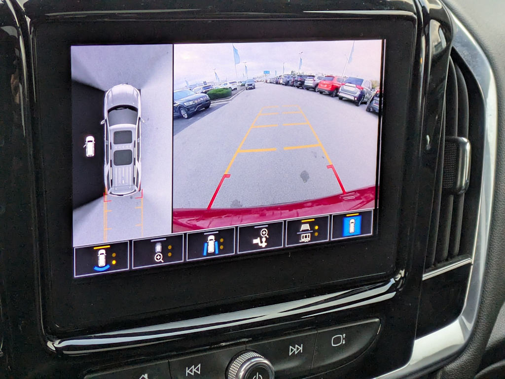 Thumbnail: 2022 Chevrolet Traverse - 33