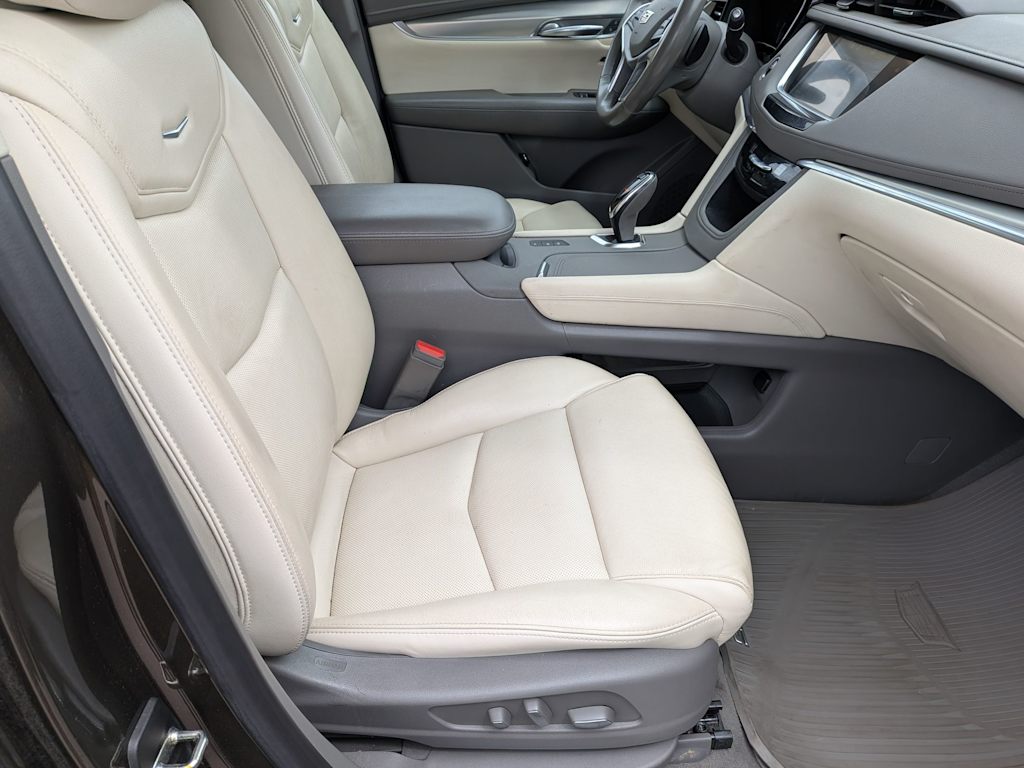 Thumbnail: 2019 Cadillac XT5 - 11