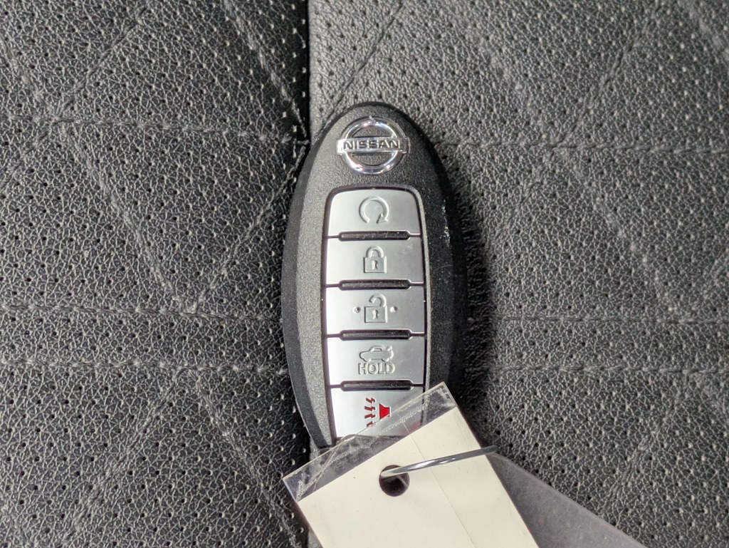 Thumbnail: 2017 Nissan Maxima - 18