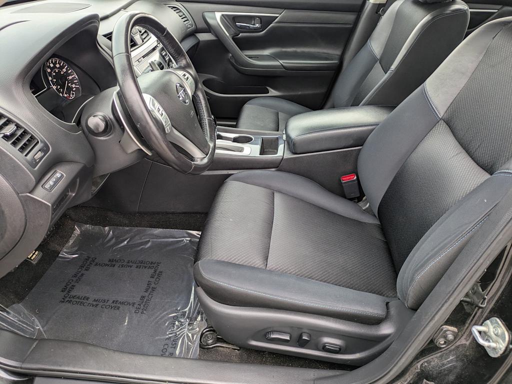 Thumbnail: 2018 Nissan Altima - 9