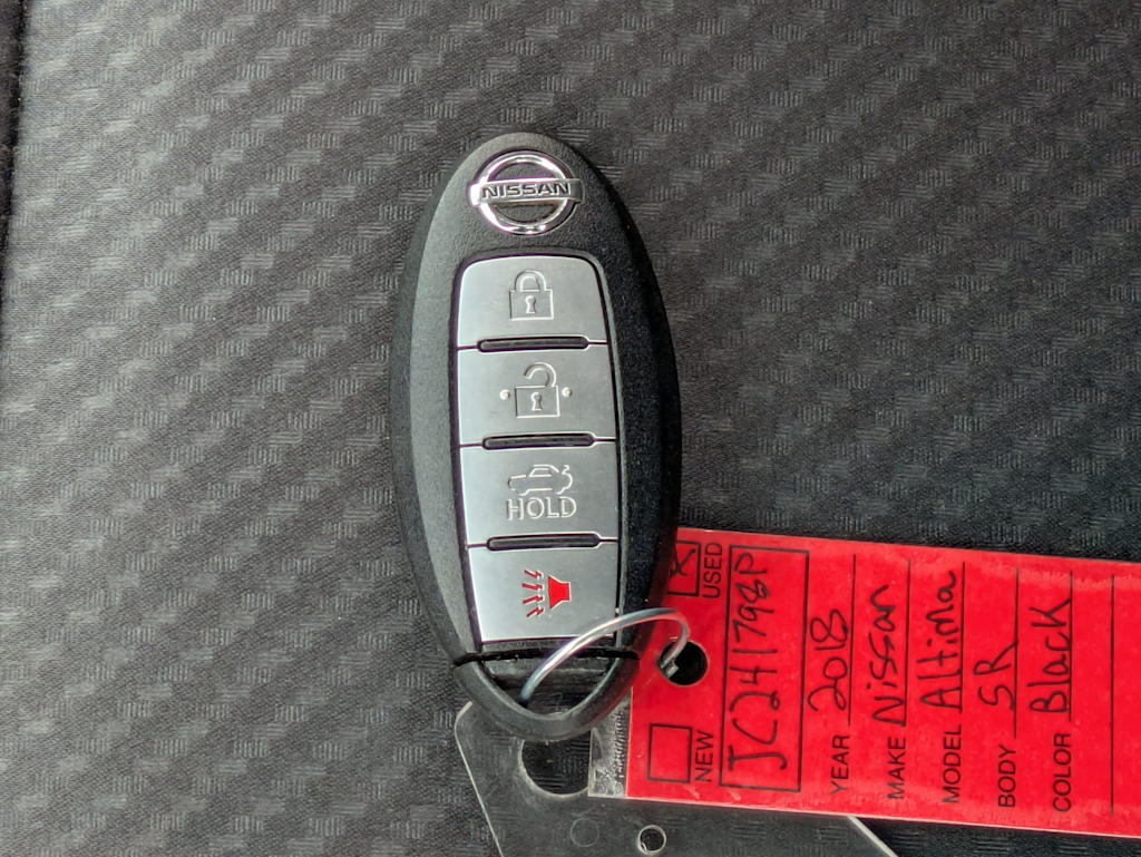 Thumbnail: 2018 Nissan Altima - 16