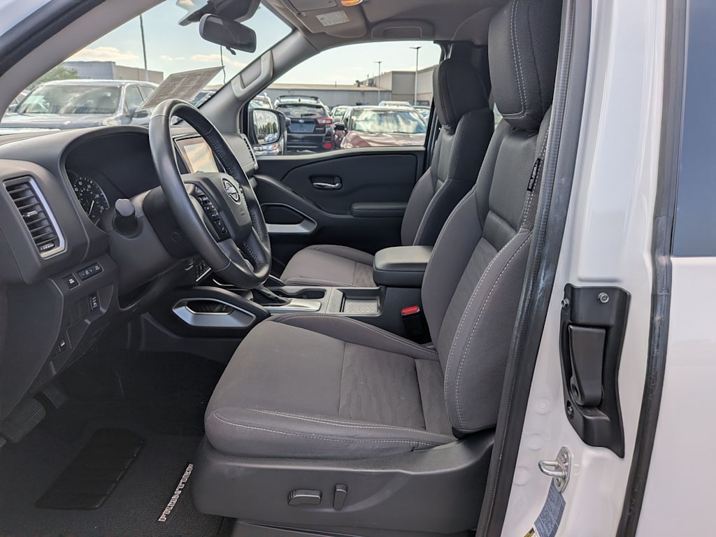 Thumbnail: 2024 Nissan Frontier - 10
