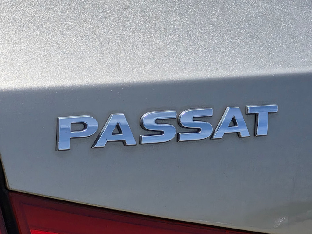 Thumbnail: 2015 Volkswagen Passat - 6