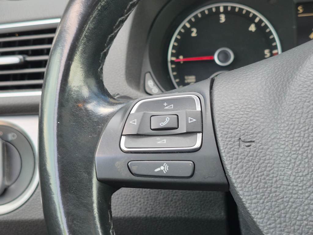 Thumbnail: 2015 Volkswagen Passat - 32